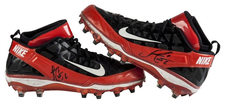 2011 Jay Cutler Game Used and Signed Nike Cleats (MEARS & PSA/DNA)